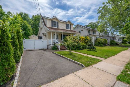 256 Fycke Ln, Teaneck, NJ, 07666-6534 | Card Image