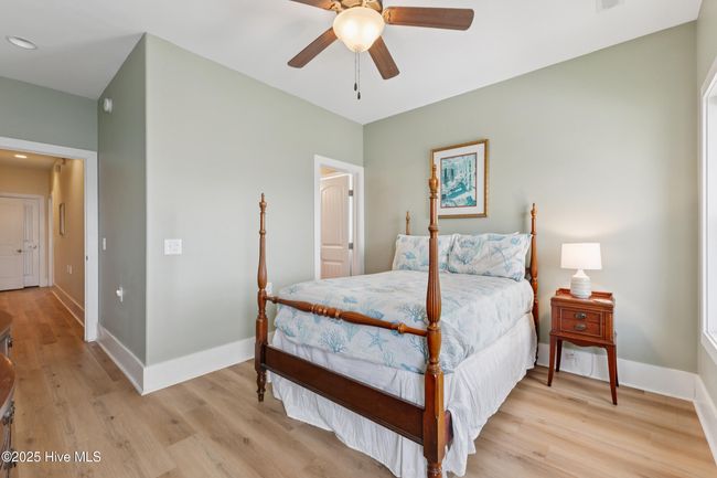 2nd fl - guest with ensuite | Image 17