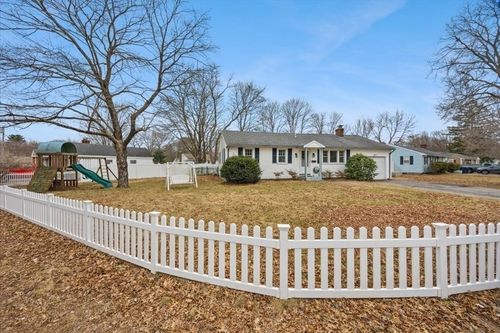 27 Suffolk Rd, Sharon, MA, 02067-2634 | Card Image