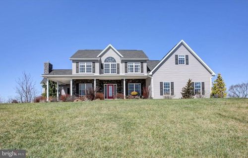 847 W King St, WAYNESBORO, PA, 17268-1394 | Card Image