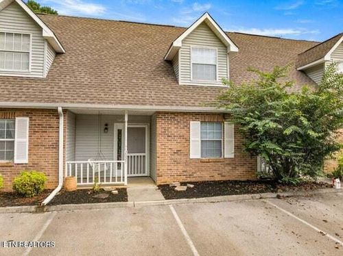 2027 Silverbrook Dr, Knoxville, TN, 37923-1392 | Card Image