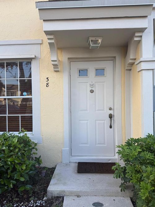 38-38 Key West Ct, Weston, FL, 33326-3102 | Card Image