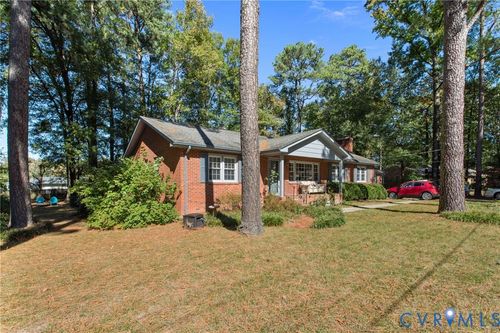 1637 Forest Glenn Cir, Chester, VA, 23836-6113 | Card Image