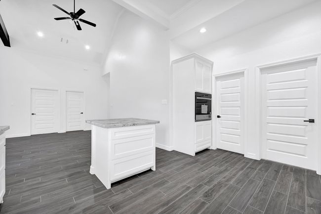 201 Big Spring Dr, House other with 5 bedrooms, 3 bathrooms and 2 parking in Anahuac TX | Image 11