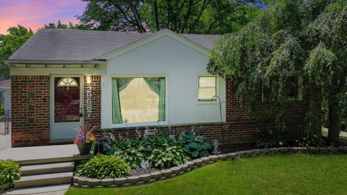 29687 Westfield St, Livonia, MI, 48150-4094 | Card Image