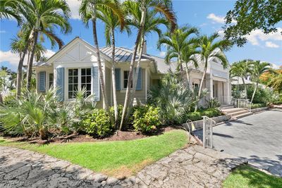 266 15th Avenue S, House other with 3 bedrooms, 3 bathrooms and null parking in Naples FL | Image 2