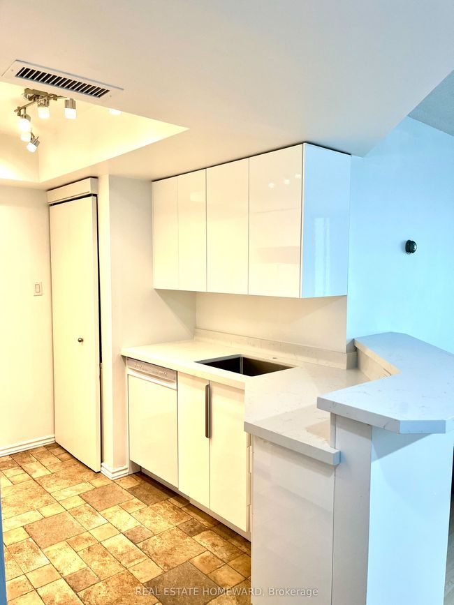 417 - 1001 Bay St, Condo with 2 bedrooms, 1 bathrooms and 1 parking in Toronto ON | Image 13
