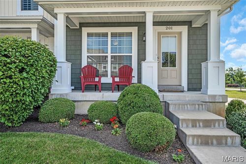 201 Countryshire Dr, Lake St Louis, MO, 63367-5823 | Card Image
