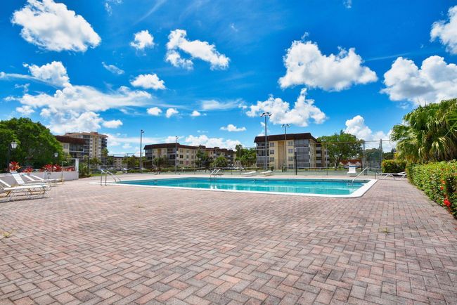 APT-914 - 4174 Inverrary Dr, Condo with 2 bedrooms, 2 bathrooms and null parking in Lauderhill FL | Image 37