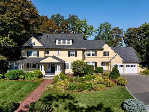 11 Winthrop Rd, Lexington, MA, 02421-5645 | Card Image