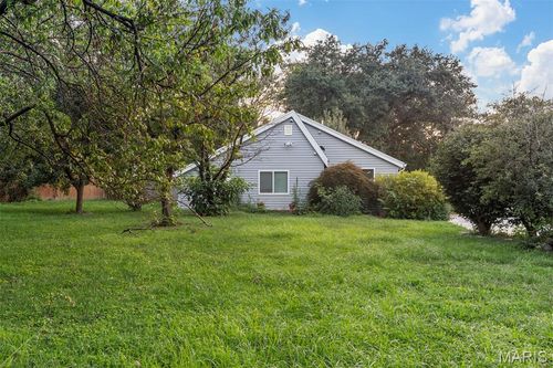 7743 Genesta St, Saint Louis, MO, 63123-2812 | Card Image