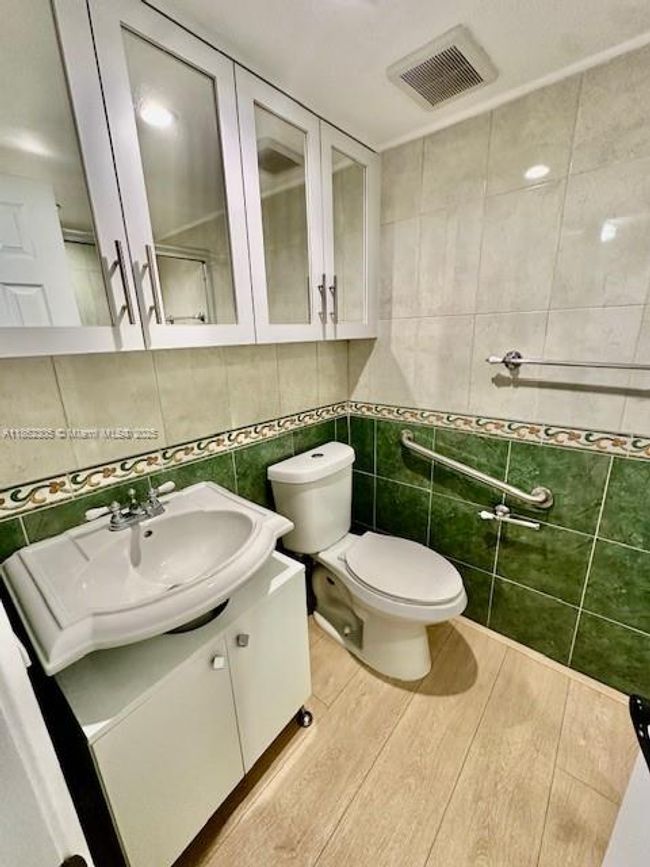 APT-207 - 110 Salamanca Ave, Condo with 2 bedrooms, 2 bathrooms and null parking in Coral Gables FL | Image 24