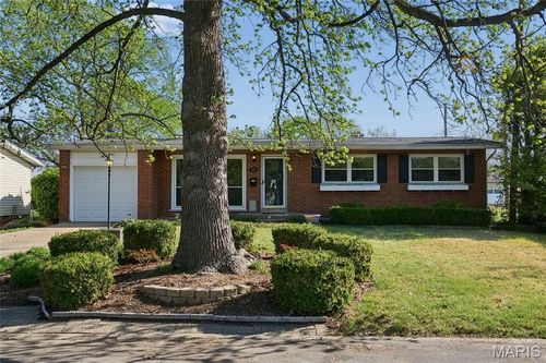 715 Gonzaga Lane, Florissant, MO, 63031 | Card Image
