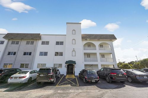 apt-316b-581 Blue Heron Dr, Hallandale Beach, FL, 33009-5763 | Card Image