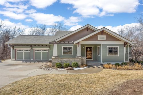 2883 Meadowlark Ln Ne, Iowa City, IA, 52240-7776 | Card Image