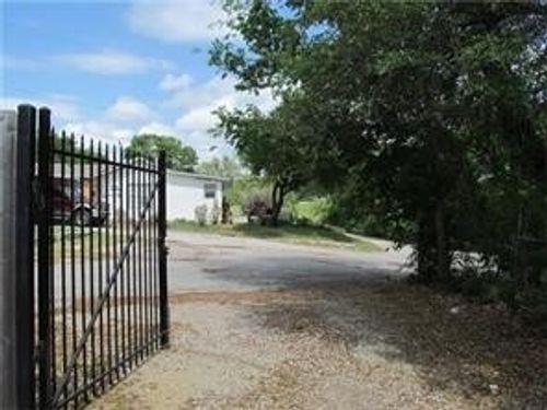 7032 Lotus Trl, Lake Worth, TX, 76135-2716 | Card Image