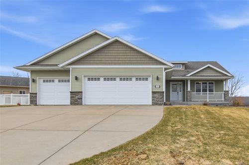 3302 County Farm Rd, Eau Claire, WI, 54703-4435 | Card Image