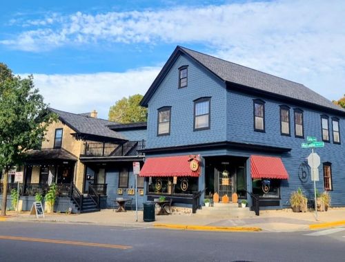 W61N480-N486 Washington Avenue, Cedarburg, WI, 53012 | Card Image