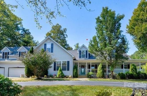34 England Valley Rd, Weaverville, NC, 28787-9005 | Card Image