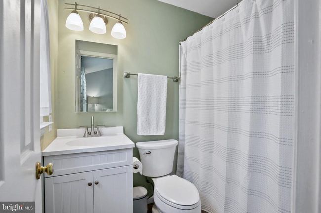 894 Smartts Ln Ne, Townhouse with 3 bedrooms, 3 bathrooms and null parking in LEESBURG VA | Image 15