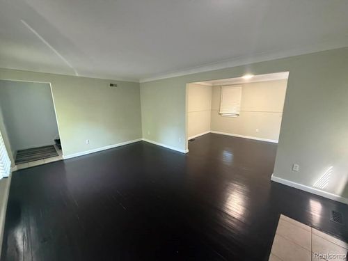 30782 Fairfax St, Southfield, MI, 48076-1517 | Card Image
