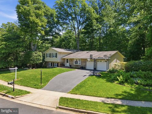 4917 Bexley Ln, Fairfax, VA, 22032-2105 | Card Image