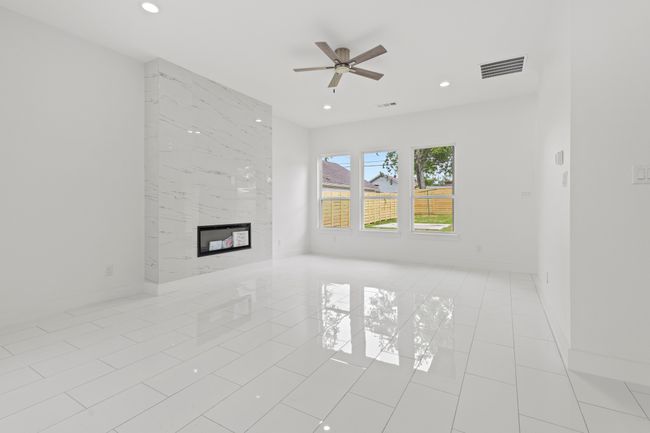 2827 Grafton Ave, House other with 4 bedrooms, 4 bathrooms and null parking in Dallas TX | Image 4