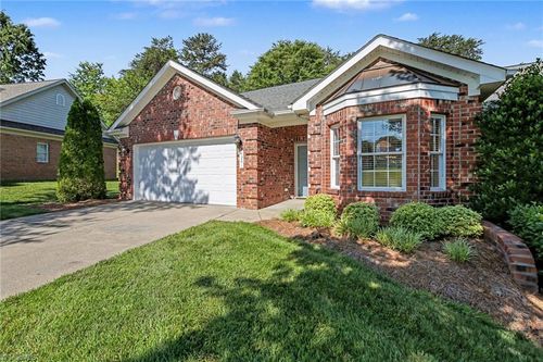 4261 Lumsden Ln, High Point, NC, 27265-1526 | Card Image
