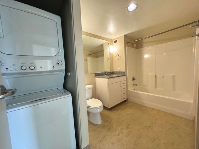 802 - 425 W Beech St, Condo with 2 bedrooms, 1 bathrooms and 1 parking in San Diego CA | Image 22