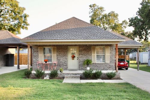 305 W 1st St, Tuscumbia, AL, 35674-1904 | Card Image