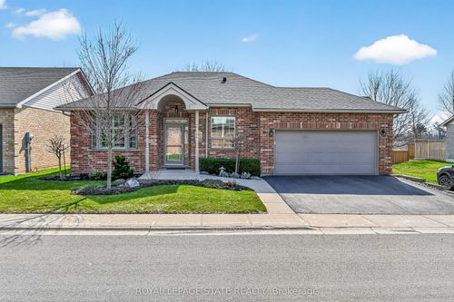 63-16 Northernbreeze Street, Hamilton, ON, L0R1W0 | Card Image