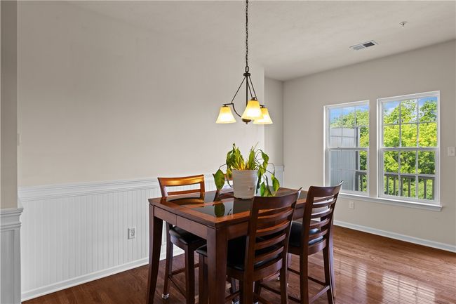 Space for a much larger table than shown | Image 13