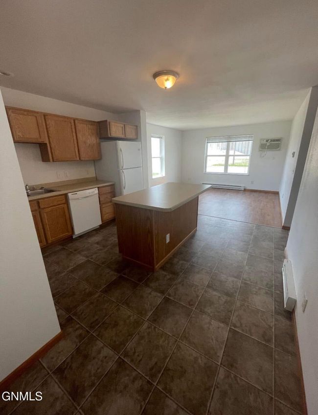 202206 10 Th Ave Se, Home with 24 bedrooms, 16 bathrooms and null parking in Crosby ND | Image 5