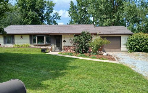 700 Fairway Dr, Saint Louis, MI, 48880-1637 | Card Image