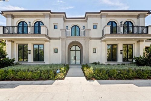 701 N Camden Dr, Beverly Hills, CA, 90210-3204 | Card Image