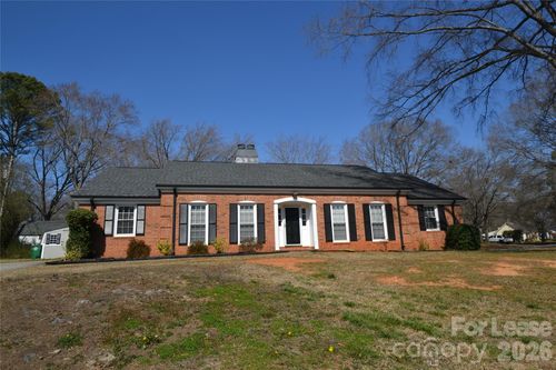 100 Old Farm Ct, Matthews, NC, 28104-6816 | Card Image