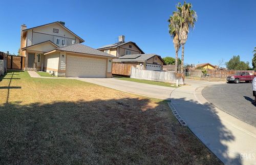 1304 Canyon Ct, Bakersfield, CA, 93307-6357 | Card Image