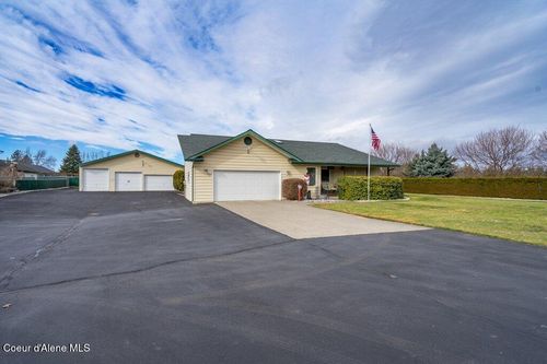 5687 N 15th St, Dalton Gardens, ID, 83815-9610 | Card Image