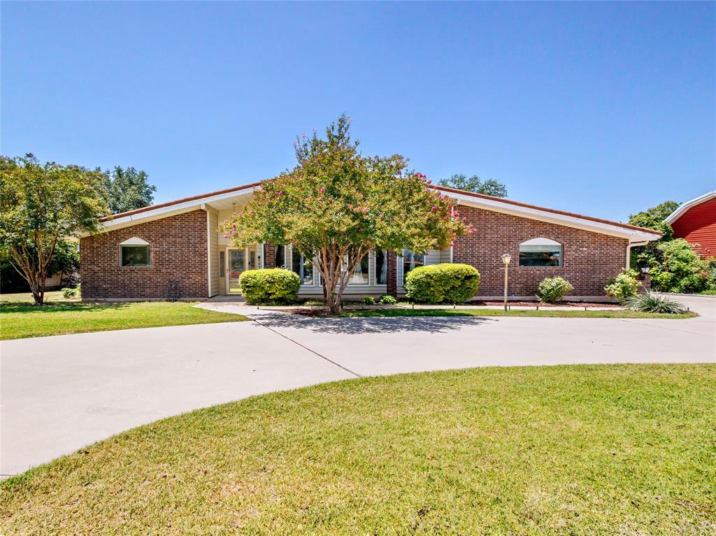 Lori Ln, Brownwood, TX 76801
