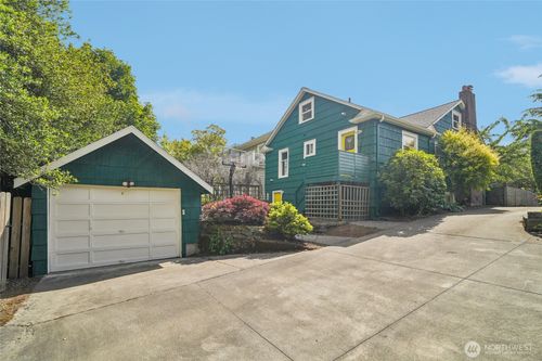 2726 34th Avenue S, Seattle, WA, 98144 | Card Image