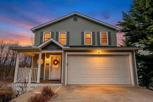 701 Park Side Ln, Morgantown, WV, 26501-6273 | Card Image