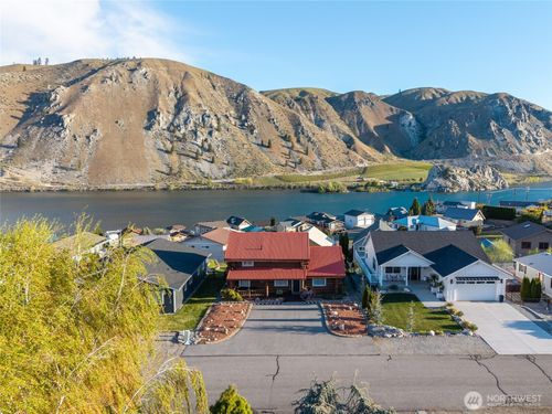 215 W Marine View Pl, Orondo, WA, 98843-9742 | Card Image