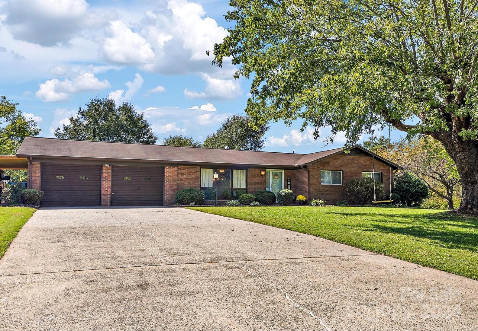 Bleynat St, Valdese, NC 28690