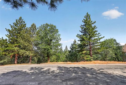 30308 Leprechaun Dr, Running Springs, CA, 92382 | Card Image