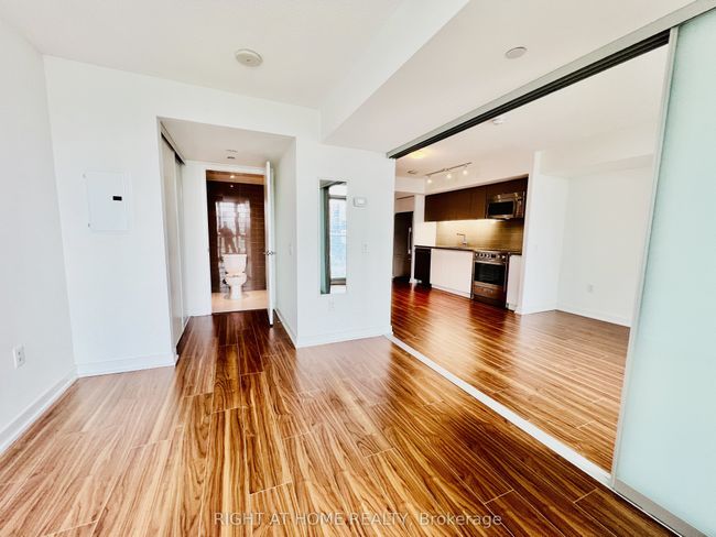 1109 - 85 Queens Wharf Rd, Condo with 1 bedrooms, 1 bathrooms and null parking in Toronto ON | Image 8