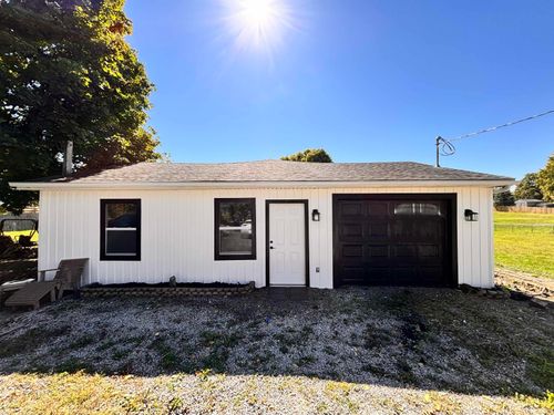 1003 W Quincy St, Garrett, IN, 46738-1230 | Card Image