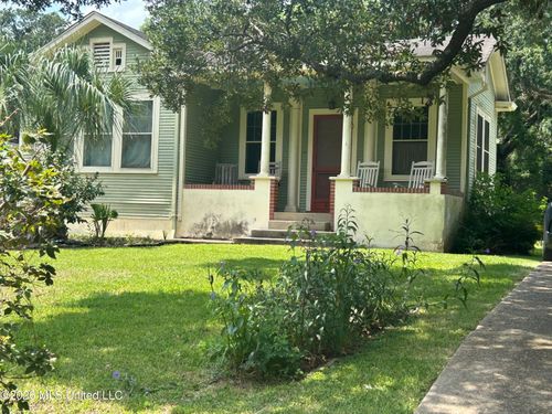417 Jackson Ave, Ocean Springs, MS, 39564-4617 | Card Image