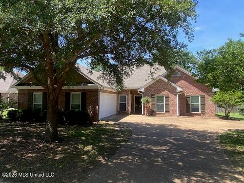 129 Middle Field Dr, Canton, MS, 39046-5503 | Card Image