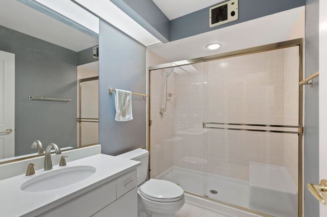 APT-311 - 3100 Lexington Ln, Condo with 2 bedrooms, 2 bathrooms and 1 parking in Glenview IL | Image 14