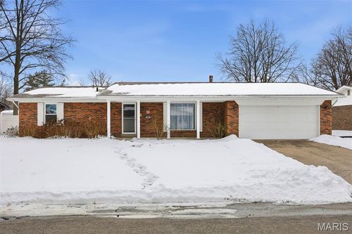 10 Coronation Dr, Millstadt, IL, 62260-1810 | Card Image